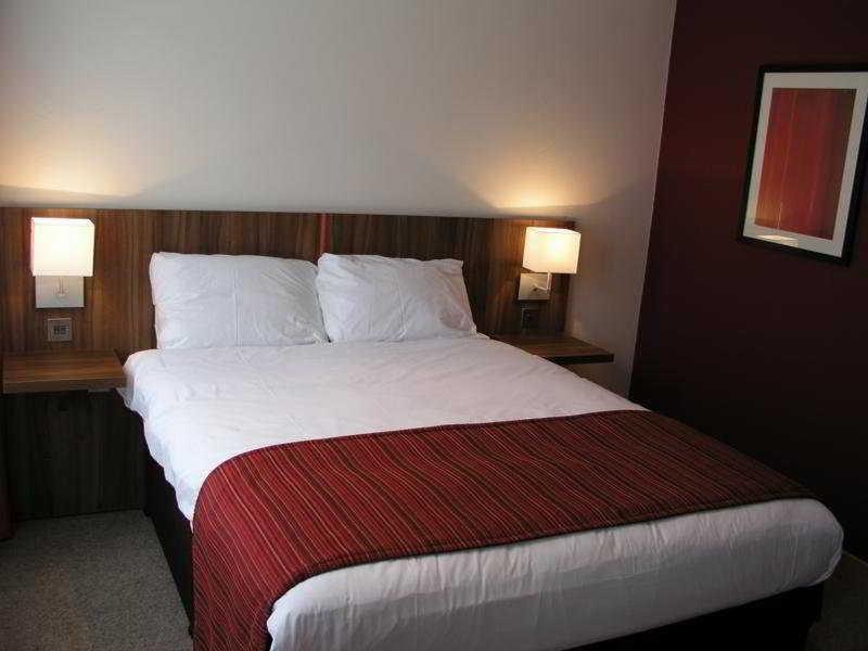 Ramada Hounslow - Heathrow East Hotel Ruang foto